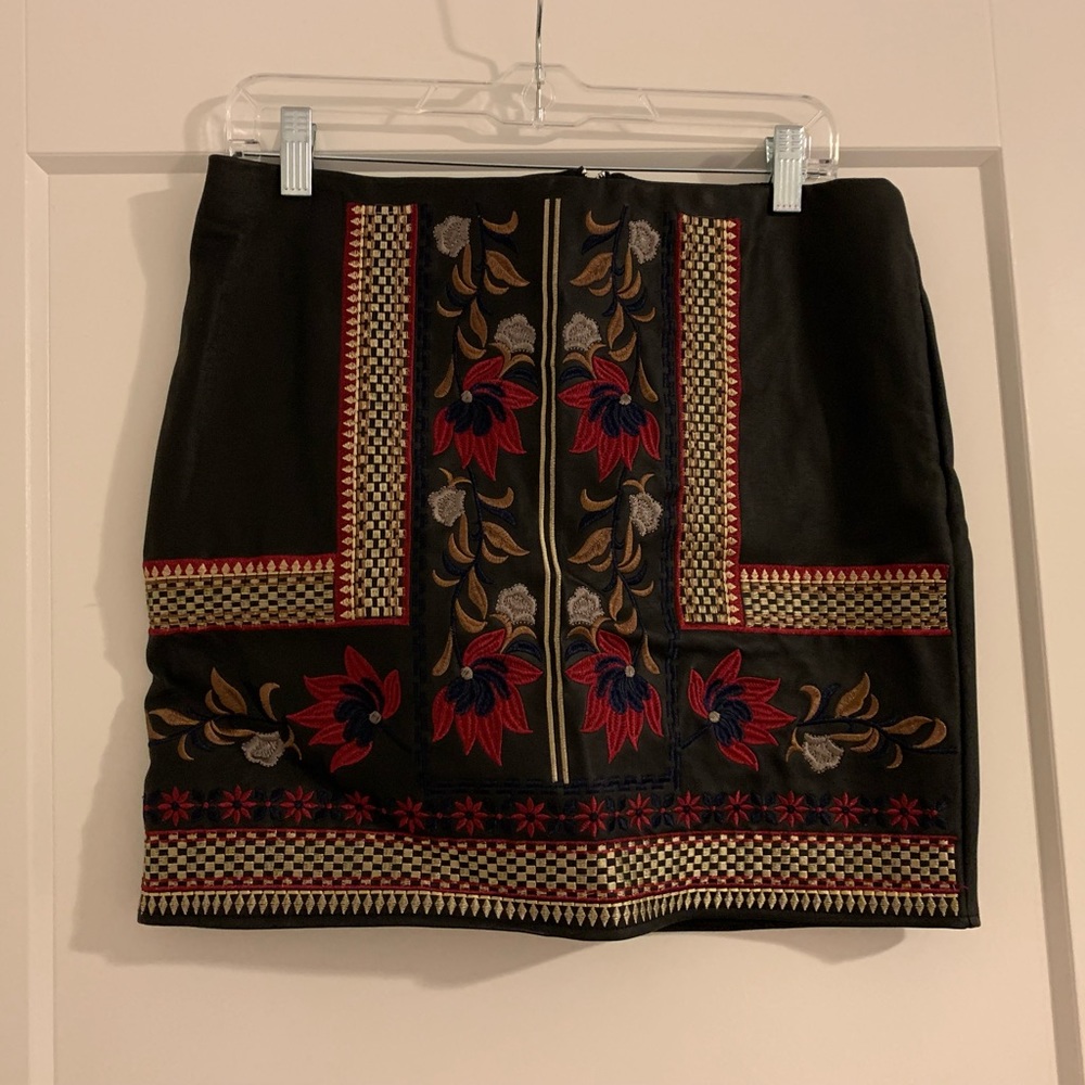 Embroidery skirt